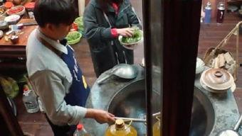 娱乐吃瓜酱姐姐摆摊